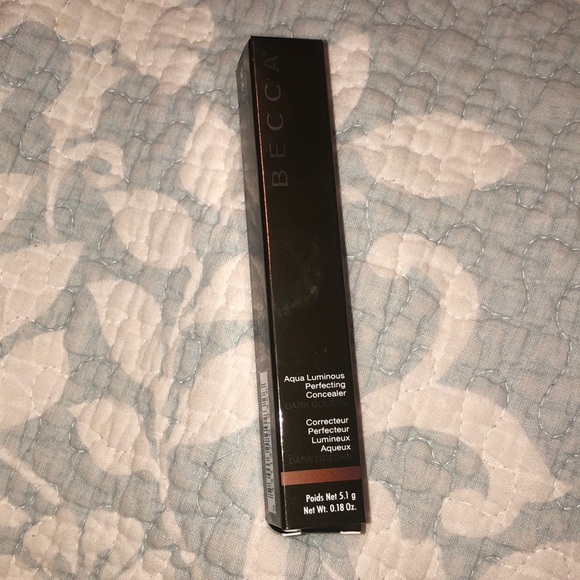 3/$20- brand new Becca Aqua Luminous concealer - Picture 1 of 3